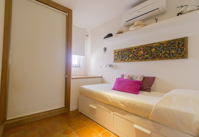 Apartment in Villajoyosa - BEACH  PENTHOUSE - DUPLEX 2 HAB. CON VISTA AL MAR