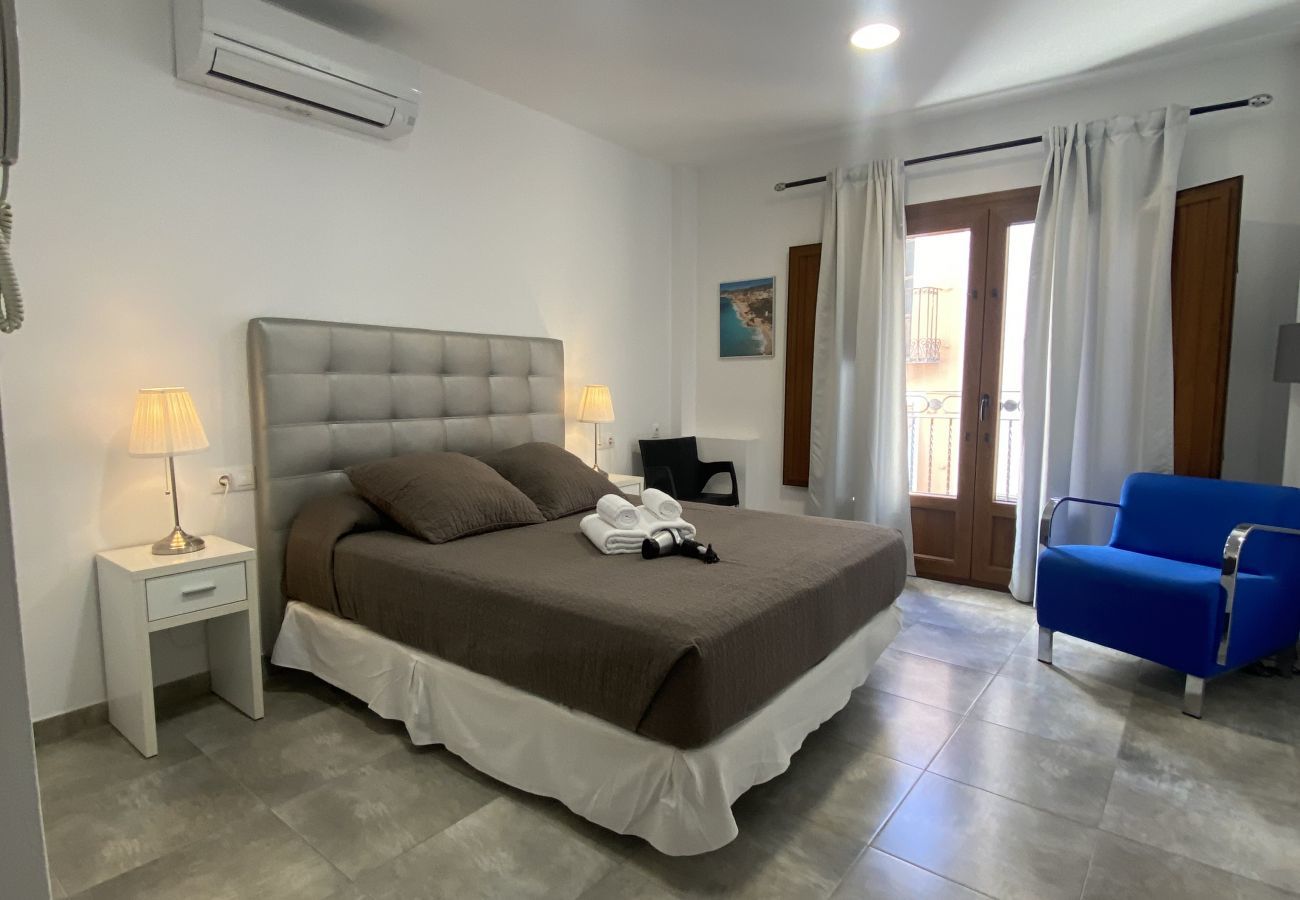 Apartment in Villajoyosa - TORREMAR - 3 NIVELES CON TERRAZA VISTA A CALLE    