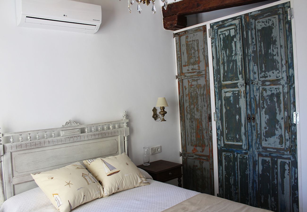 Apartment in Villajoyosa - DUPLEX SUITE - GOUND FLOOR 2 BED. 2 BA. WITH STREET VIEWS
