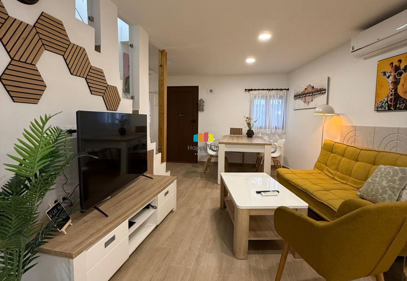 Apartment in Villajoyosa - CASA AMARILLA